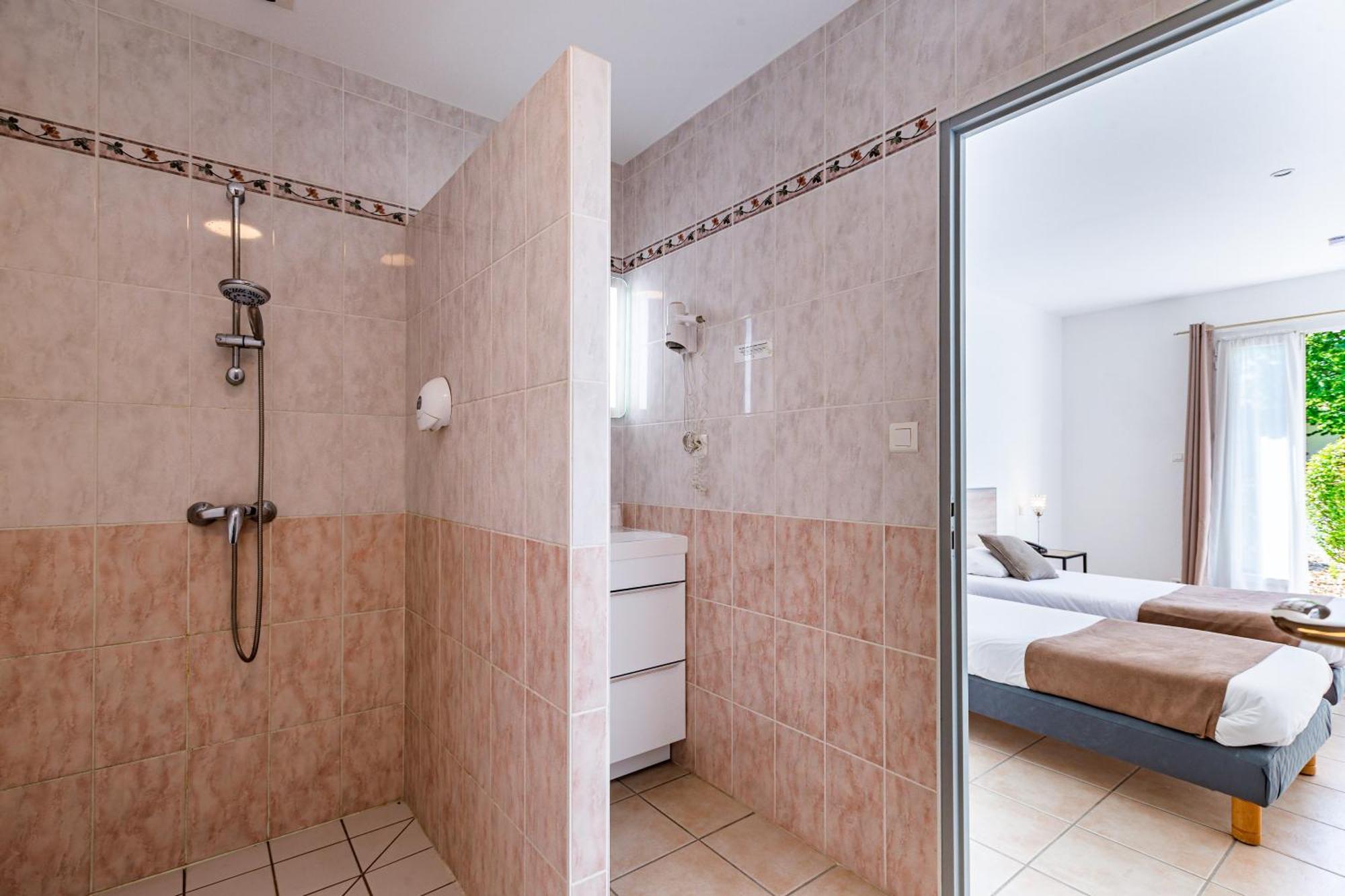 Logis Hotel L'Oliveraie Коньяк Экстерьер фото